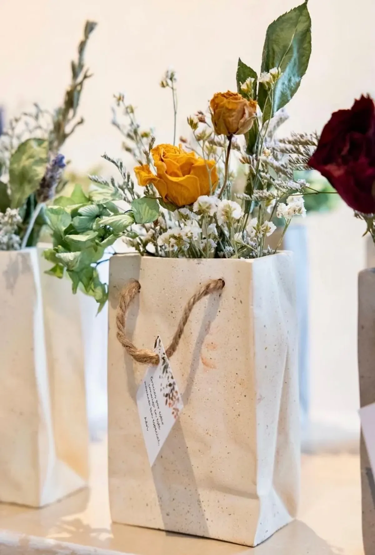 Detalle de acabado Lavado — Florero Adriana en concreto