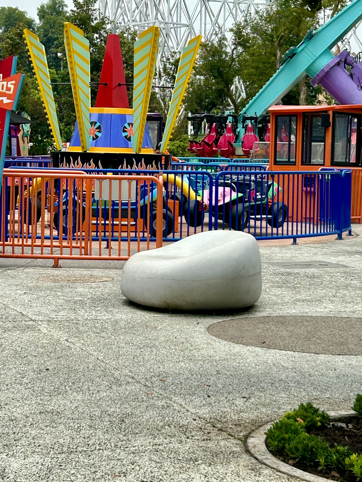 Detalle de instalación — Bancas Feria de Chapultepec, CDMX, acabado Lavado especial ligero