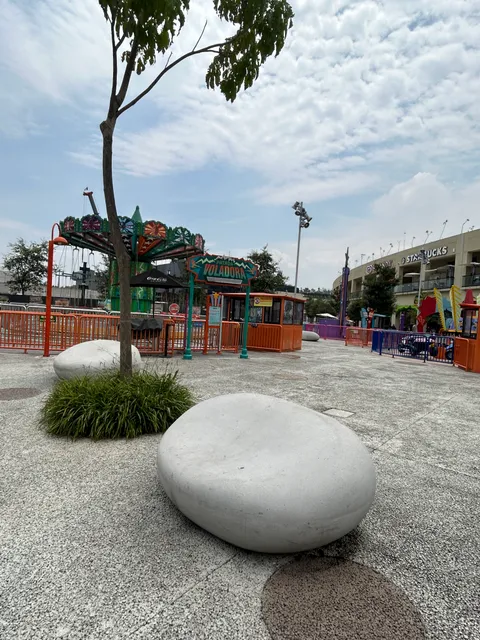 Vista general del proyecto Bancas Feria de Chapultepec, CDMX para Dikat en concreto GFRC
