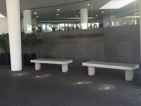 Detalle de instalación — CDI, acabado Madera/pátina