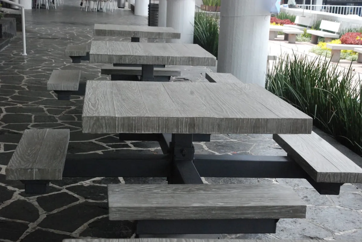 Detalle de instalación — CDI, acabado Madera/pátina
