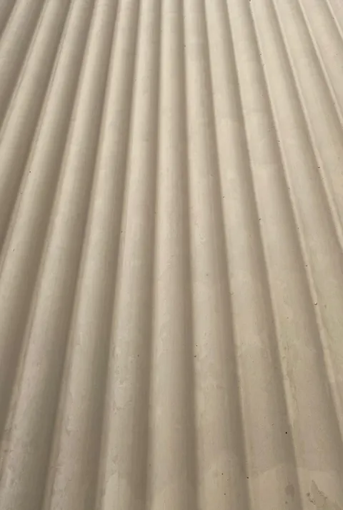 Mobiliario e instalación en concreto GFRC — proyecto Café Lance