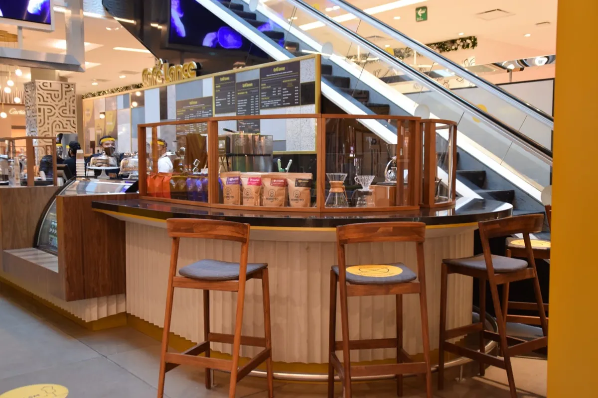 Café Lance: pieza en concreto reforzado (Concreto reforzado con fibra de vidrio)