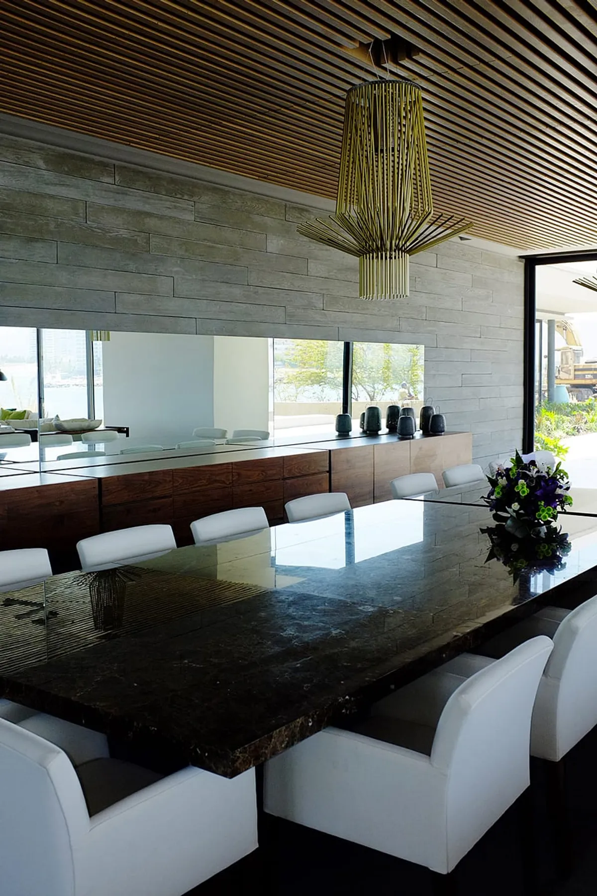 Detalle de instalación — Casa Vallarta, acabado Madera
