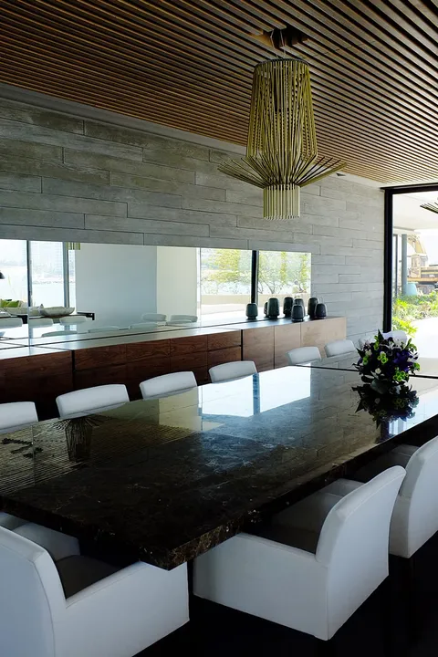 Detalle de instalación — Casa Vallarta, acabado Madera