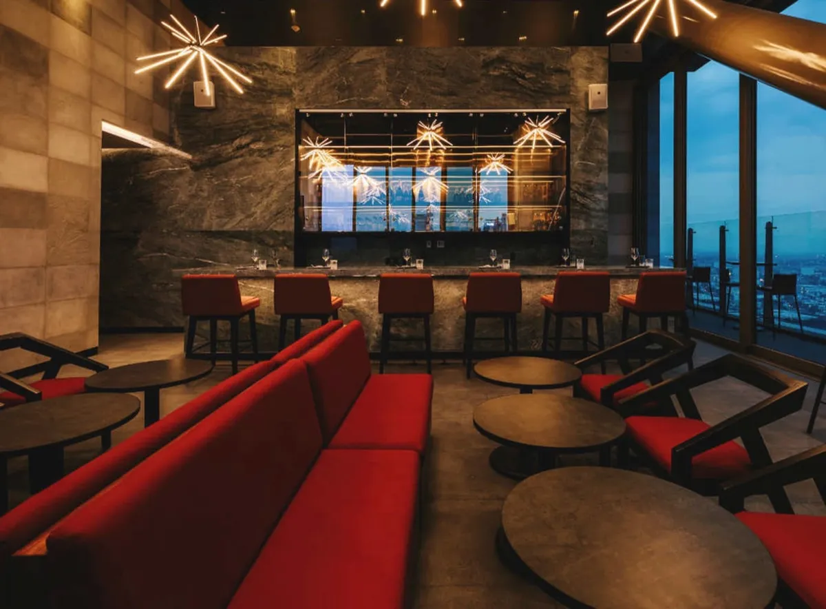 Detalle de instalación — Cityzen Bar, acabado Aparente