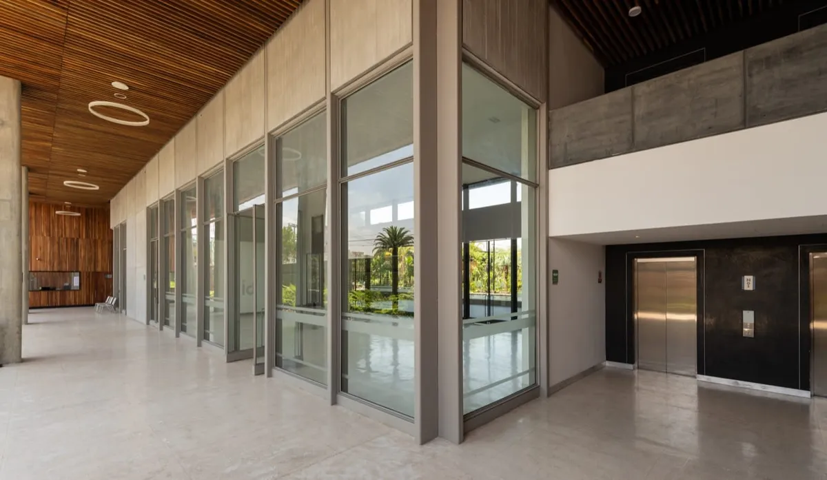 Ambiente con piezas de concreto fabricadas por Mās Concreto — Mundo E