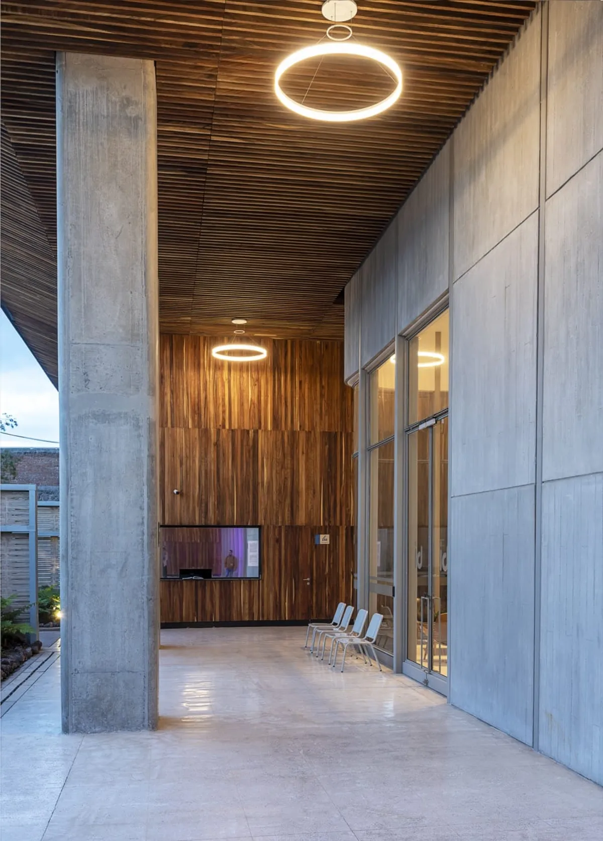 Detalle de instalación — Mundo E, acabado Madera