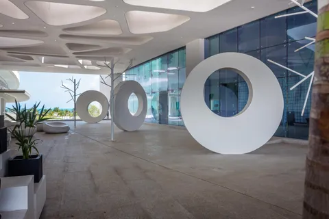 Ambiente con piezas de concreto fabricadas por Mās Concreto — Playa Mujeres