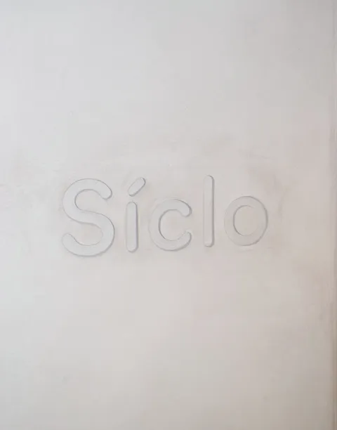 Siclo: pieza en concreto reforzado (Concreto armado y concreto GFRC)