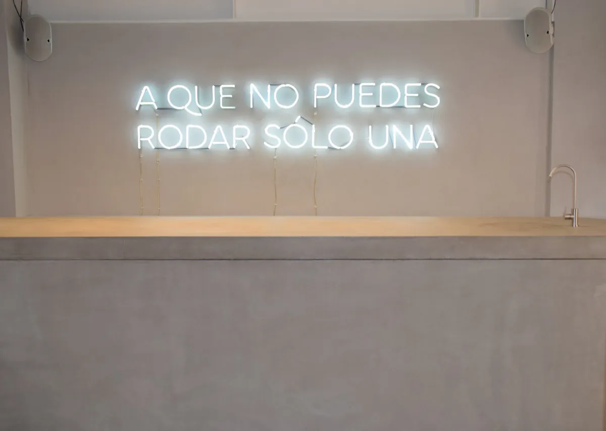 Mobiliario e instalación en concreto GFRC — proyecto Siclo