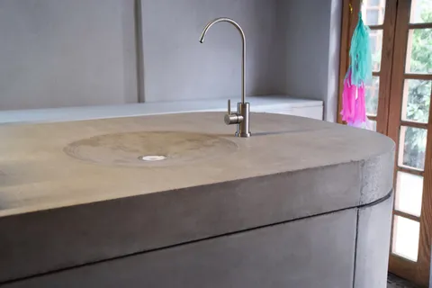 Ambiente con piezas de concreto fabricadas por Mās Concreto — Siclo