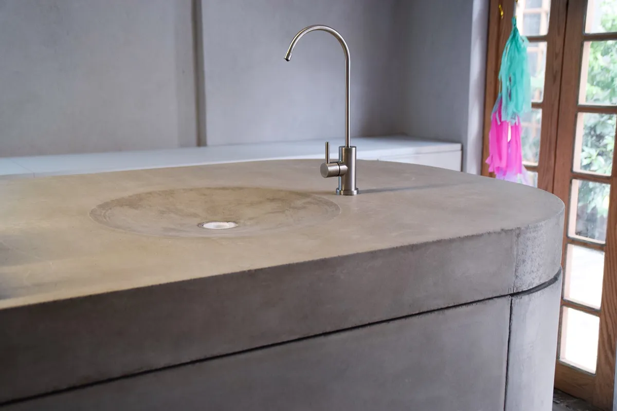 Ambiente con piezas de concreto fabricadas por Mās Concreto — Siclo