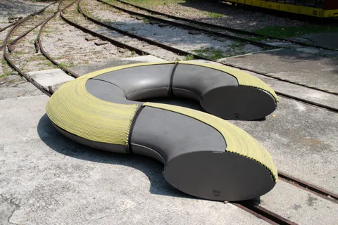 Mobiliario e instalación en concreto GFRC — proyecto Stone & Rope