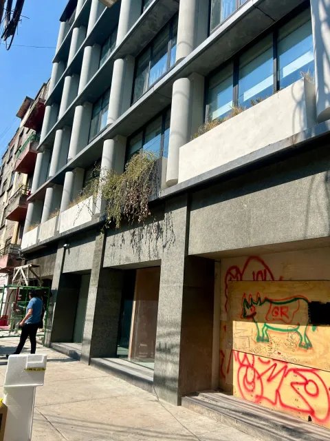 Ambiente con piezas de concreto fabricadas por Mās Concreto — Tonalá