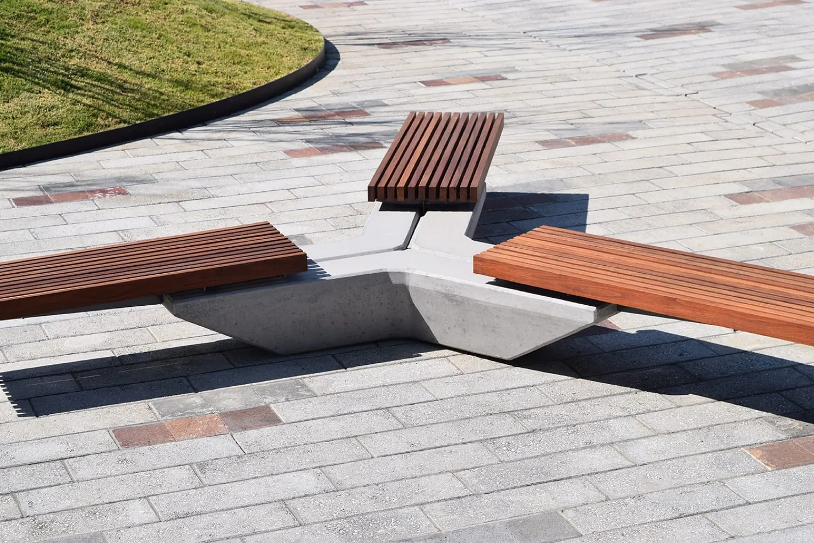 Proyecto Bancas Y para Esrawe Studio — piezas en concreto GFRC