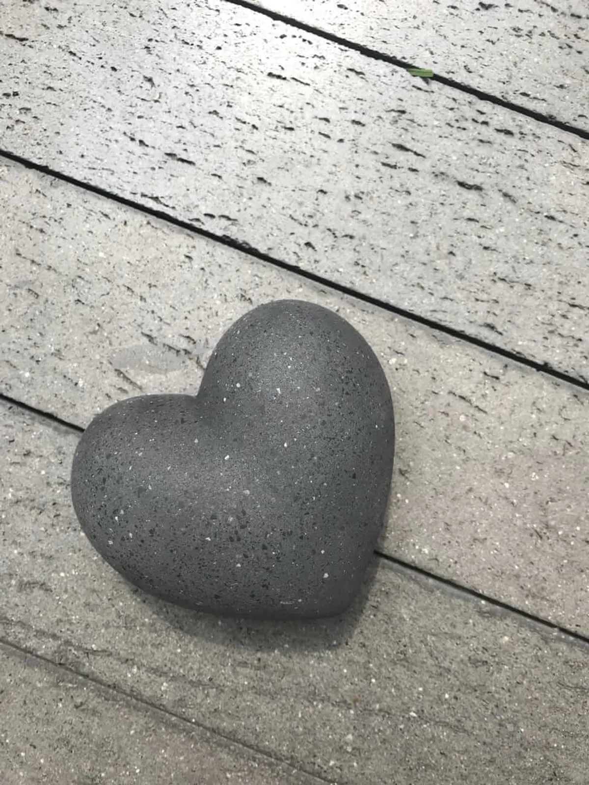 Corazón: pieza de autor en concreto (Concreto reforzado con fibra de vidrio)