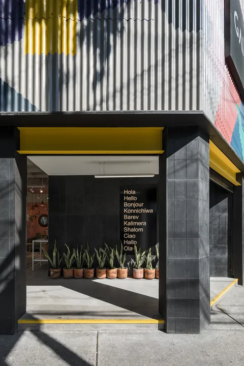 Ambiente con piezas de concreto fabricadas por Mās Concreto — GAIA