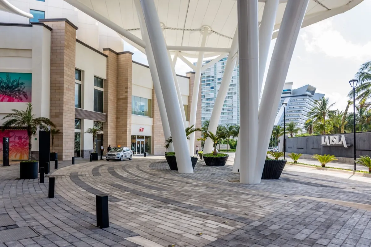 Ambiente con piezas de concreto fabricadas por Mās Concreto — La Isla