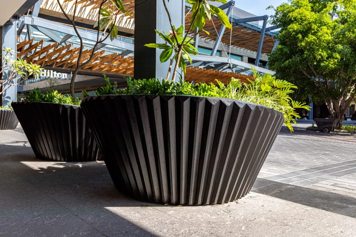 Ambiente con piezas de concreto fabricadas por Mās Concreto — MTJ